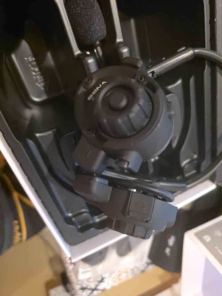 SENA SPH10 Handsfree Bluetooth Stereo Headset & Intercom. Missing USB Power Cabl