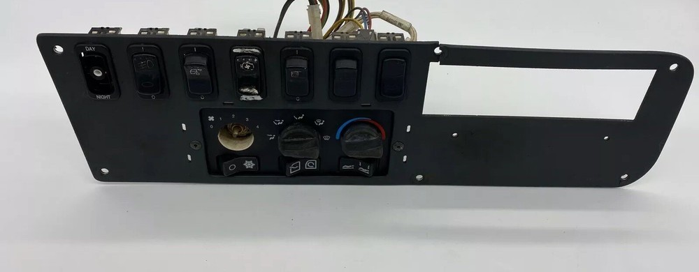 2002 Peterbilt 387 Dash Panel Switch Panel