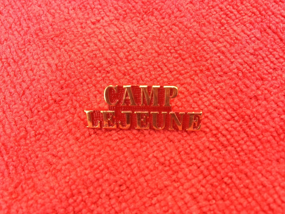 USMC CAMP LEJEUNE TEXT HAT/LAPEL PIN