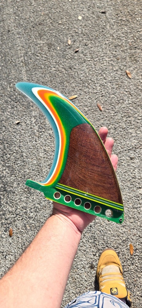surfboard fin