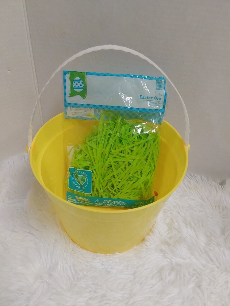 Yellow Plastic Easter Bucket W/Handle & Green Easter Grass BNWT!