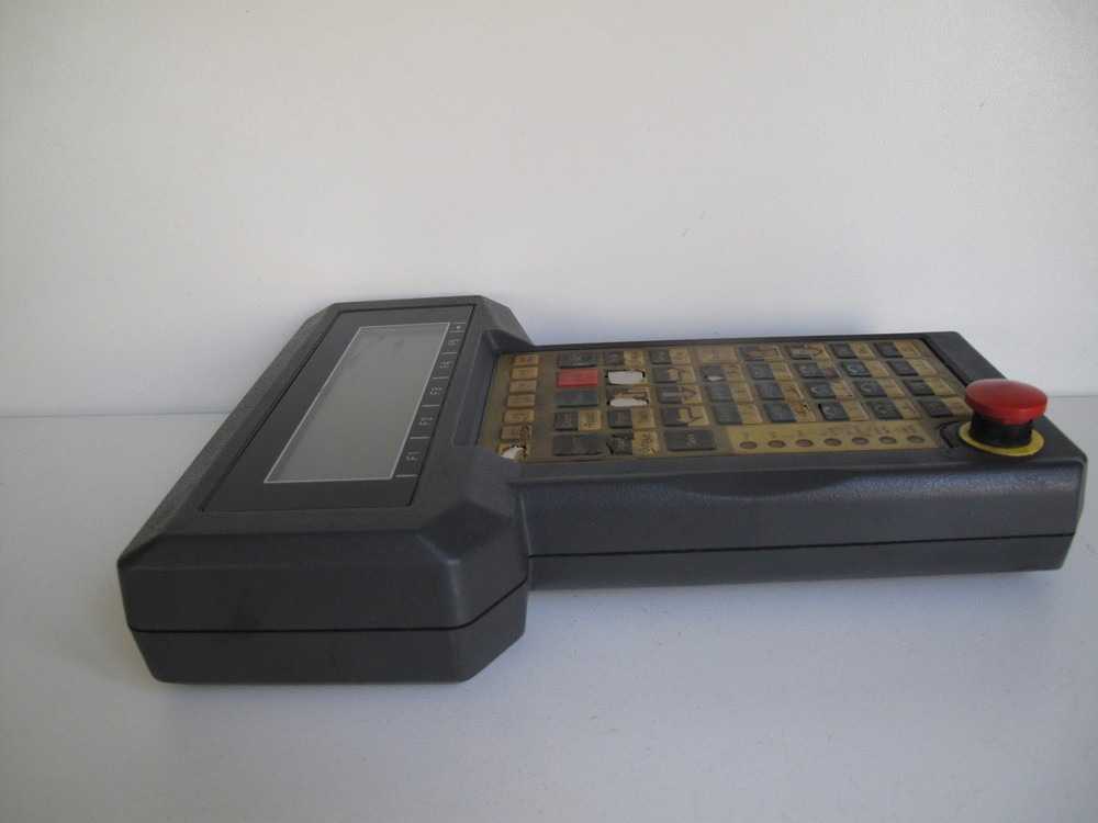 FANUC A05B-2051-C142 TEACH PENDANT