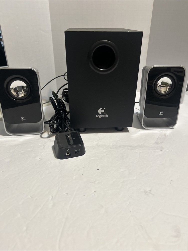 Logitech LS21 2.1 Multimedia Computer Speaker System Subwoofer Works