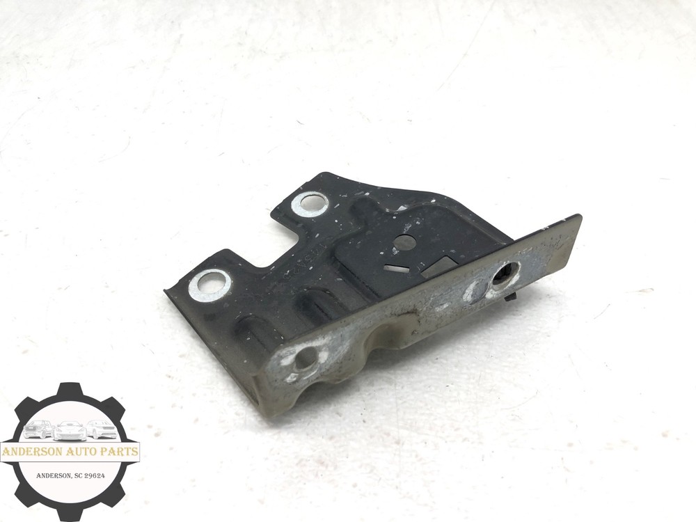 2016-2019 FORD EXPLORER LEFT DRIVER FRONT FENDER MOUNT BRACKET OEM