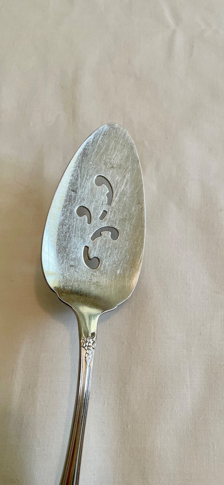 Kennett Square Pie Server Distinction Deluxe Stainless Oneida HH 8-1/2"