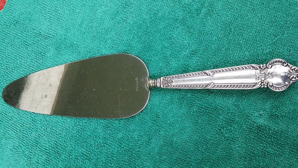 Sterling silver handle Vintage PIE or CAKE SERVER flowers wedding