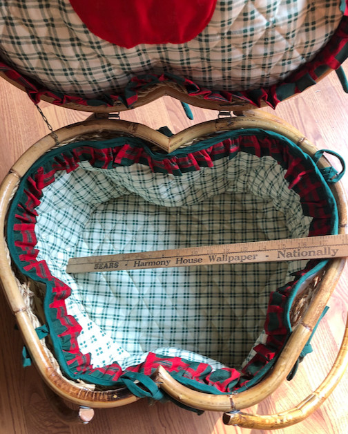 Picnic Basket Apple Shaped Large Padded Inside