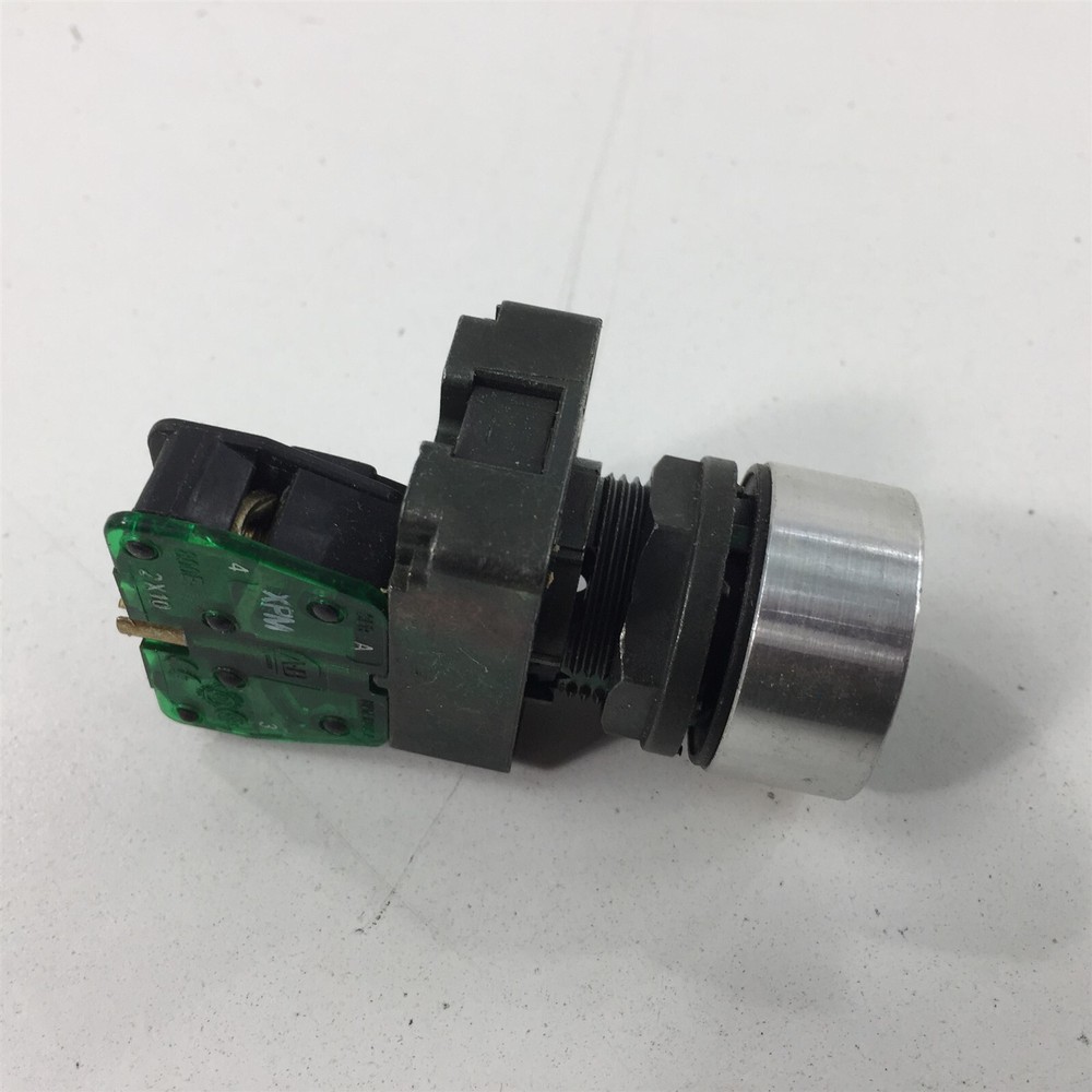 Allen Bradley 800E-A2L Push Button Green