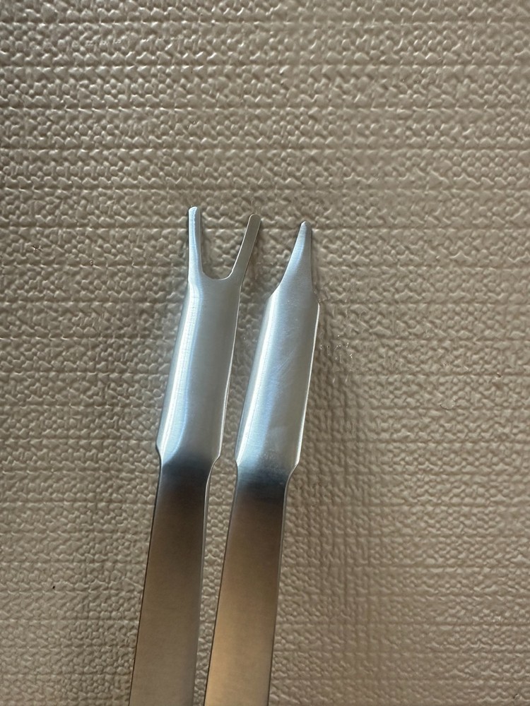 2 PCS ORTHOPEDIC RETRACTOR ( READ DESCRIPTION )