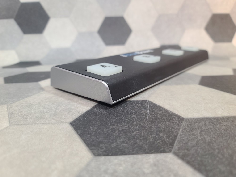 IK Multimedia iRig BlueBoard MIDI Pedalboard Controller