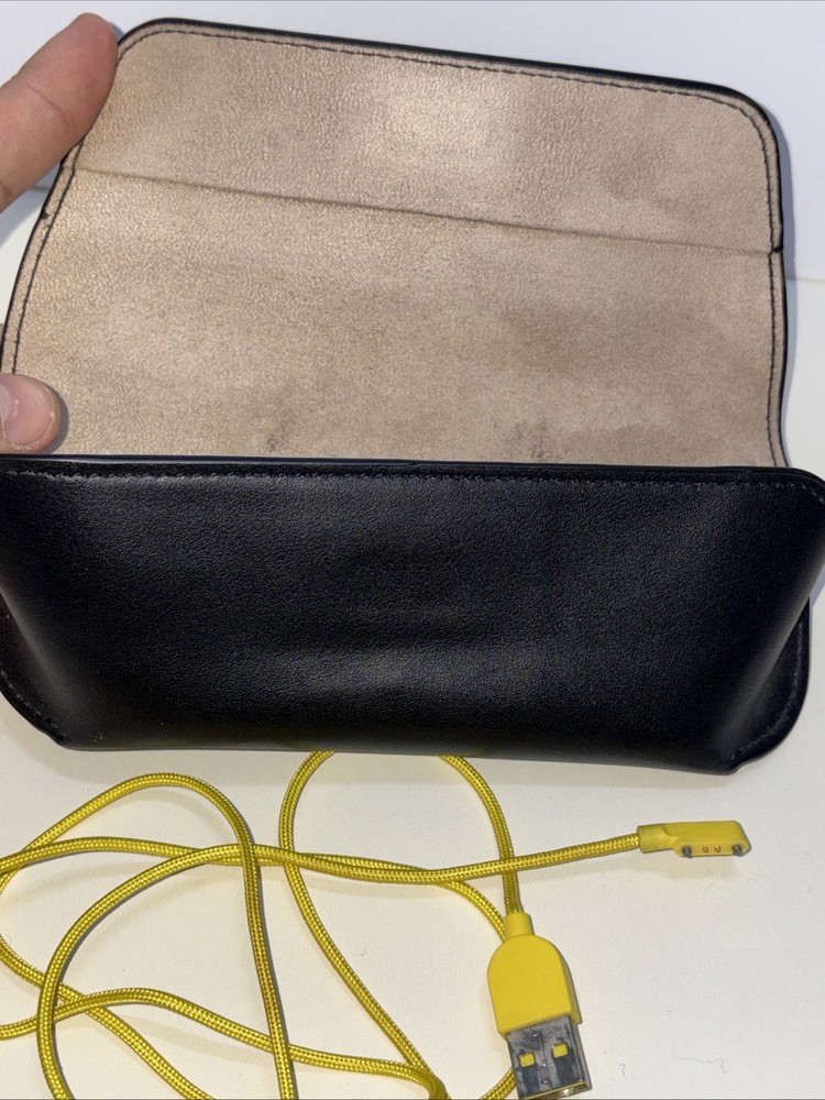 Snapchat Spectacles 2 Nico (case & Charging Cable)