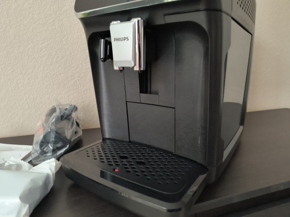 Philips 2300 Series Fully Automatic Espresso Machine with LatteGo milk system