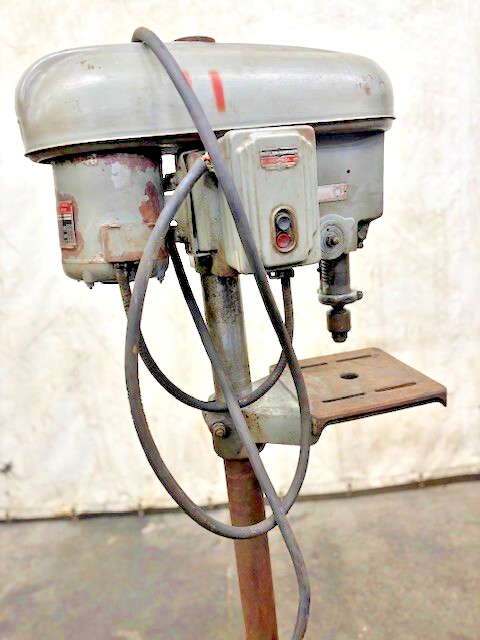 DELTA/ROCKWELL 14" VERTICAL DRILL PRESS 10 1/2" X 10" TABLE