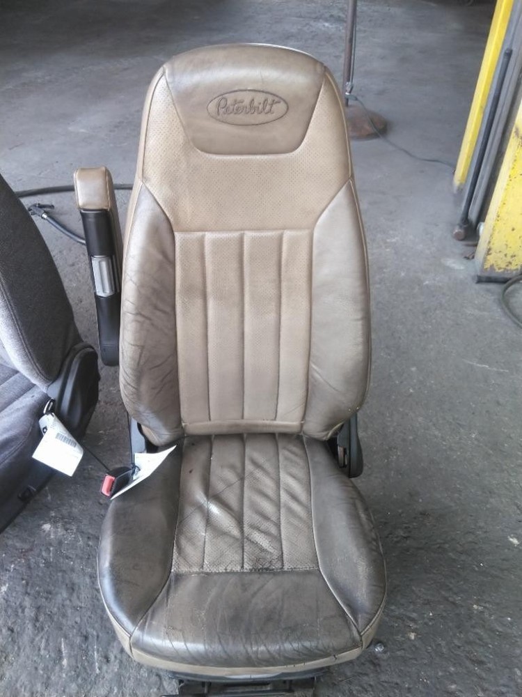 Replaces 2015 PETERBILT 579 FRONT SEAT ,  MD
