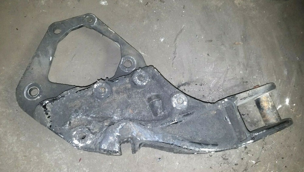 PETERBILT 387 SPRING HANGER 02-04020R