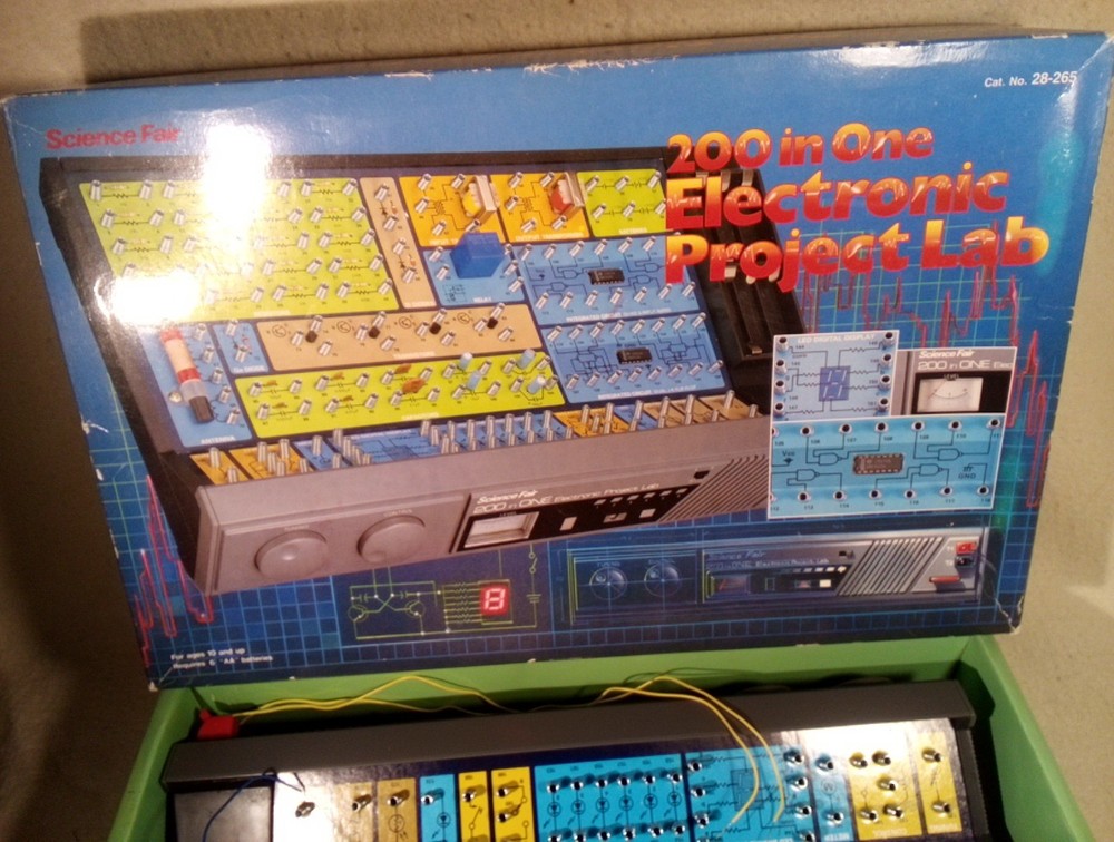 Science Fair 28-265 200 In One Electronic Project Lab