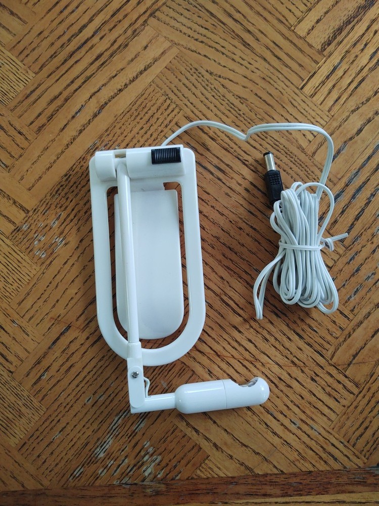 Vintage  "The itty bitty book light" / No Power Pack