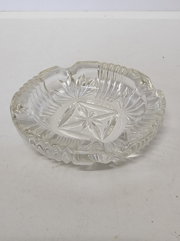 Glass Round Ashtray Clear Patterned Textured 4 Slots Smoking