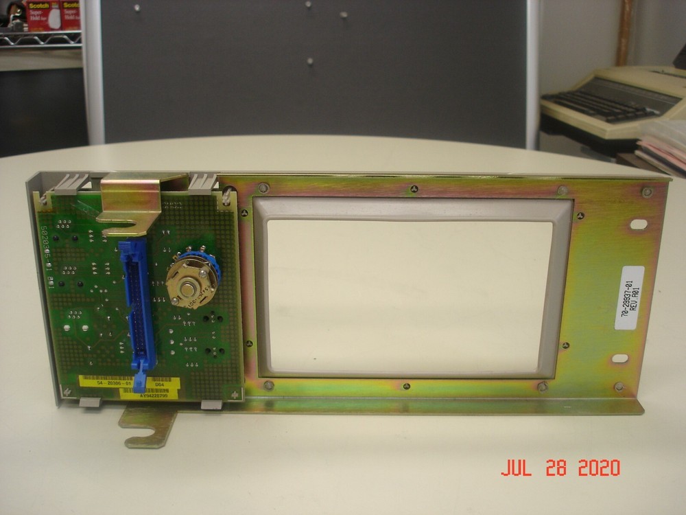 DEC 54-20306-01 VAX7000 OPERATOR CONTROL PANEL & KEY, 70-29937-01 NICE & CLEAN