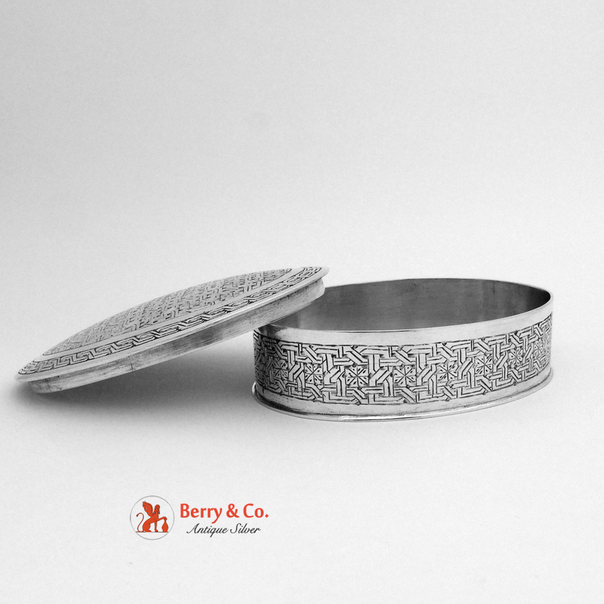 Oval Dresser Box Engraved Decorations 800 Silver 1900