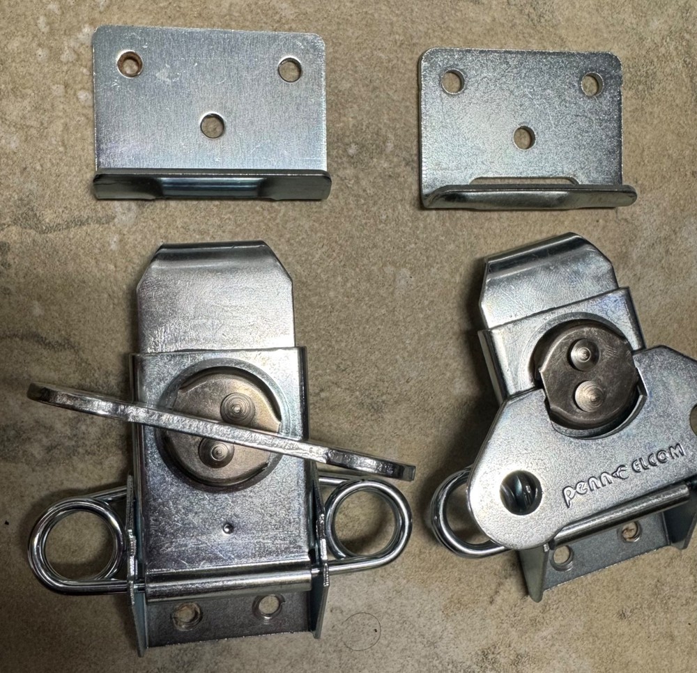 2 Penn Elcom Surface Mount Butterfly Latches L0925Z