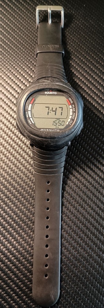 SUUNTO MOSQUITO DIVE COMPUTER WATCH- USED.