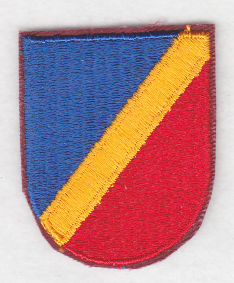 Army Beret Patch:  82nd Aviation Battalion - cut edge