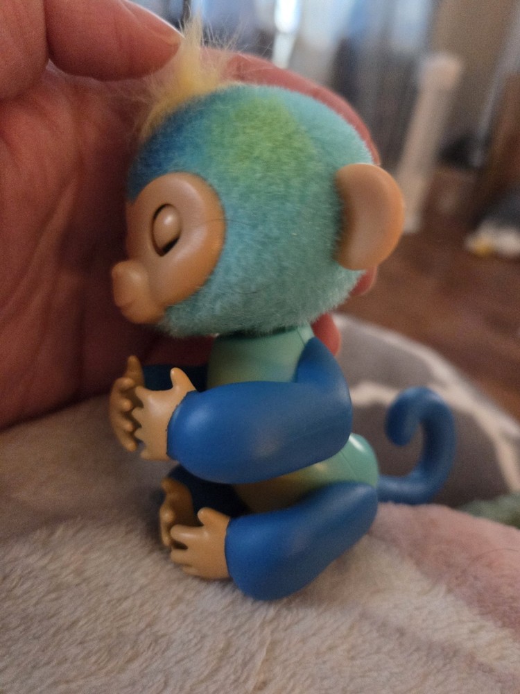 WowWee Fingerlings Interactive Two Tone Monkey In Blue