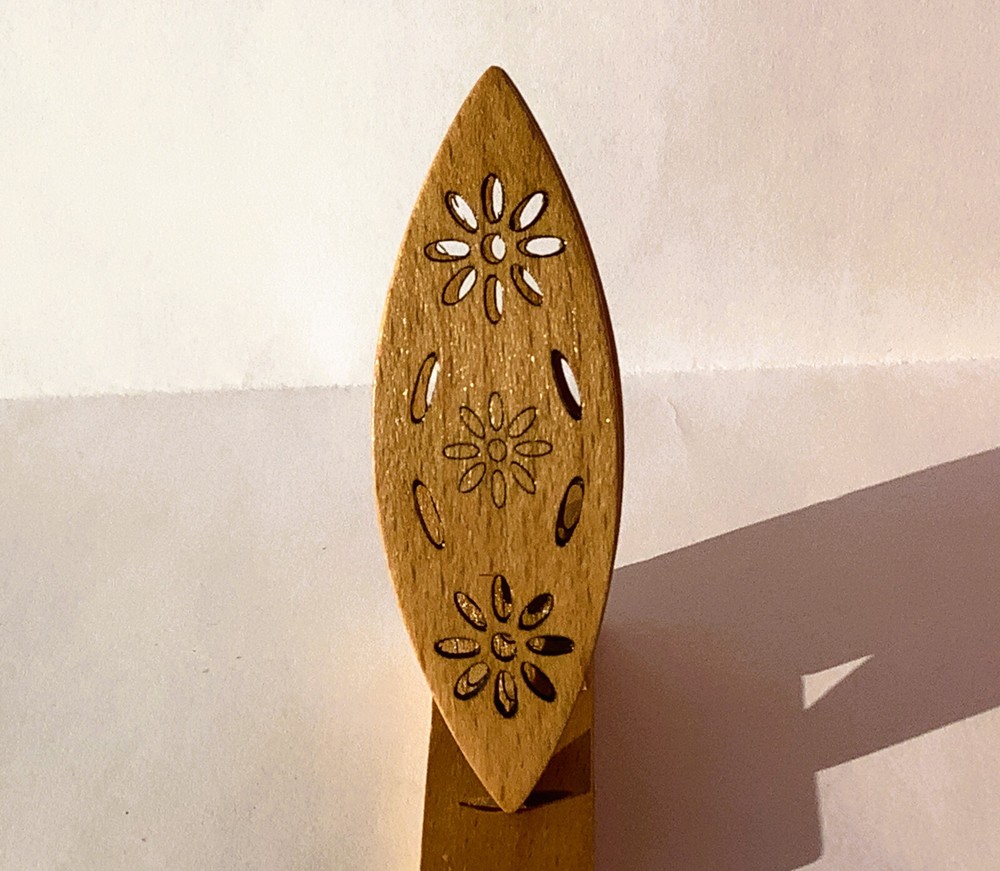 Tatting shuttle beech with cutouts 3 inch long