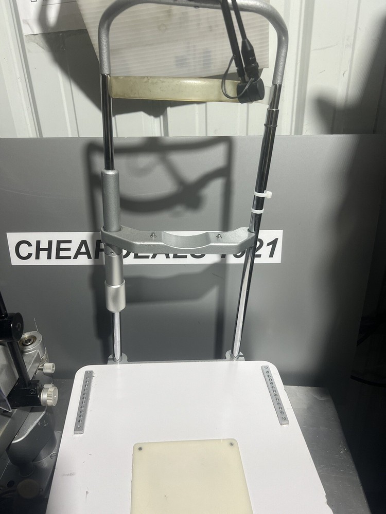 Marco Slit Lamp An Table