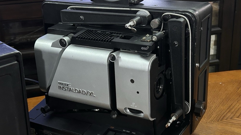 Singer Telex Instaload/XL 2230N 16mm Projector Power Tested & Working