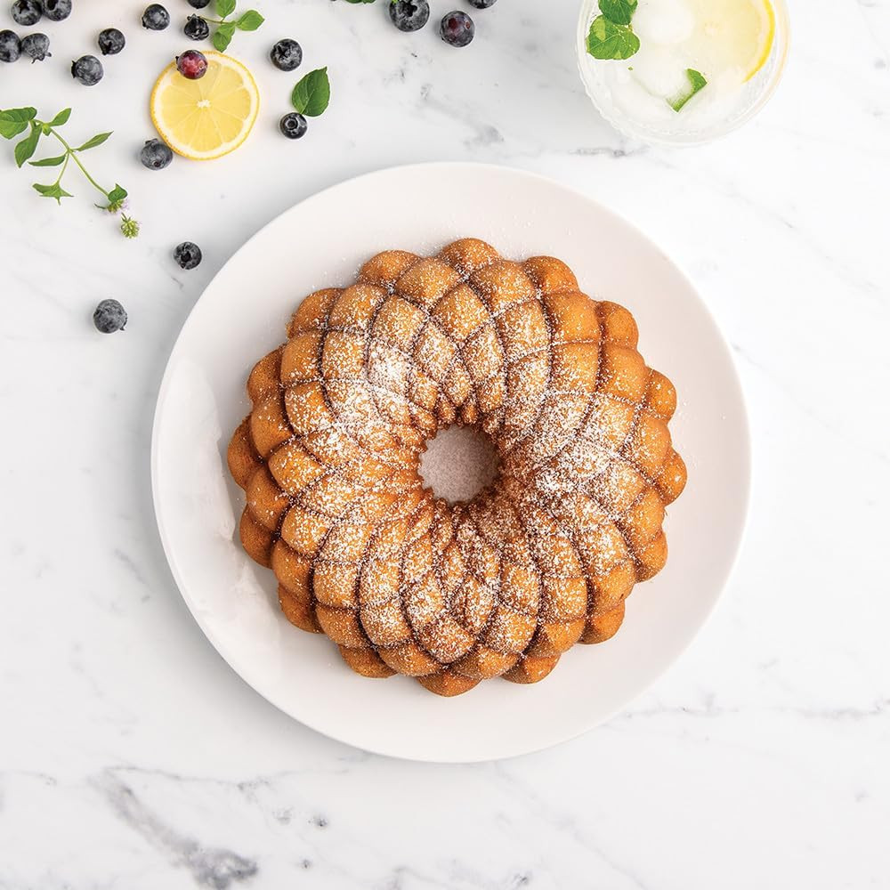 Kaleidoscope Bundt, 10 Cup, Gold