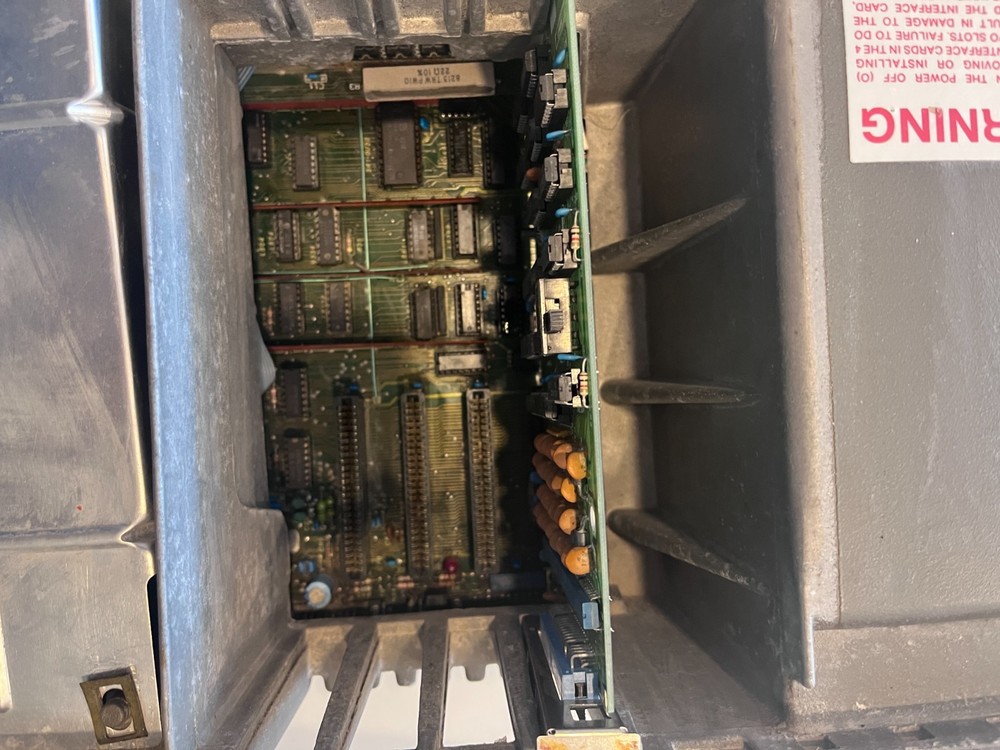 Apple III Computer 256k - Powers On - For Repair - Missing One Key