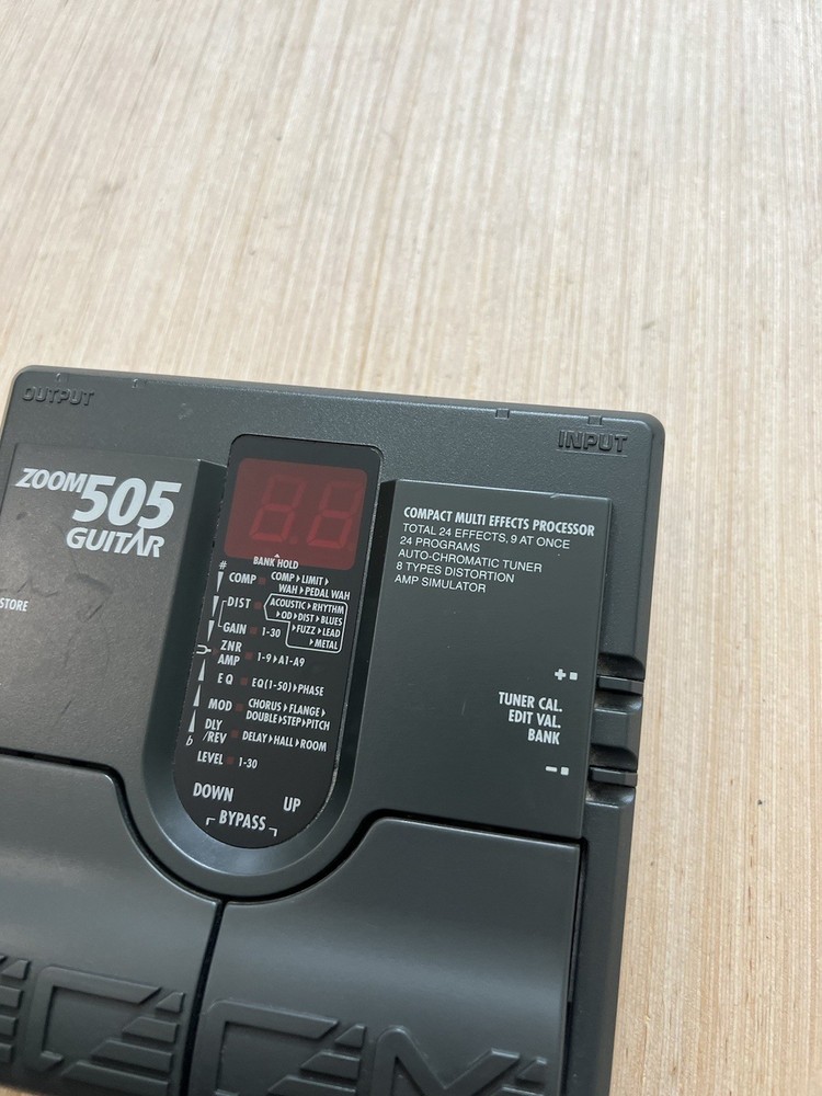 Zoom 505 Guitar Compact Multi Effects Processor Guitar Pedal Untested Read