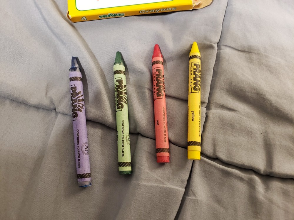 Trader Joes 4 Crayons Pack
