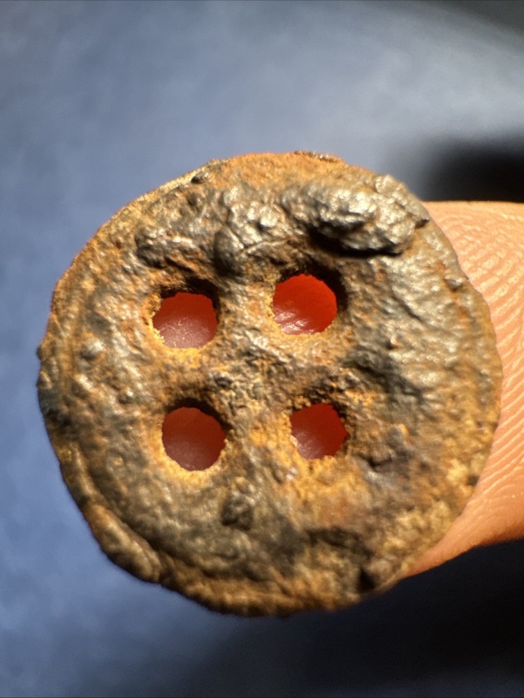 Colonial Era Button Found In Virginia Flat Button #69