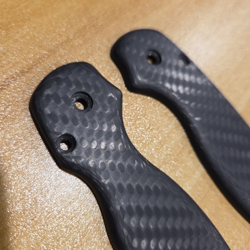 Suingab Custom CF Scales w/Radius Edge for Spyderco Paramilitary 2