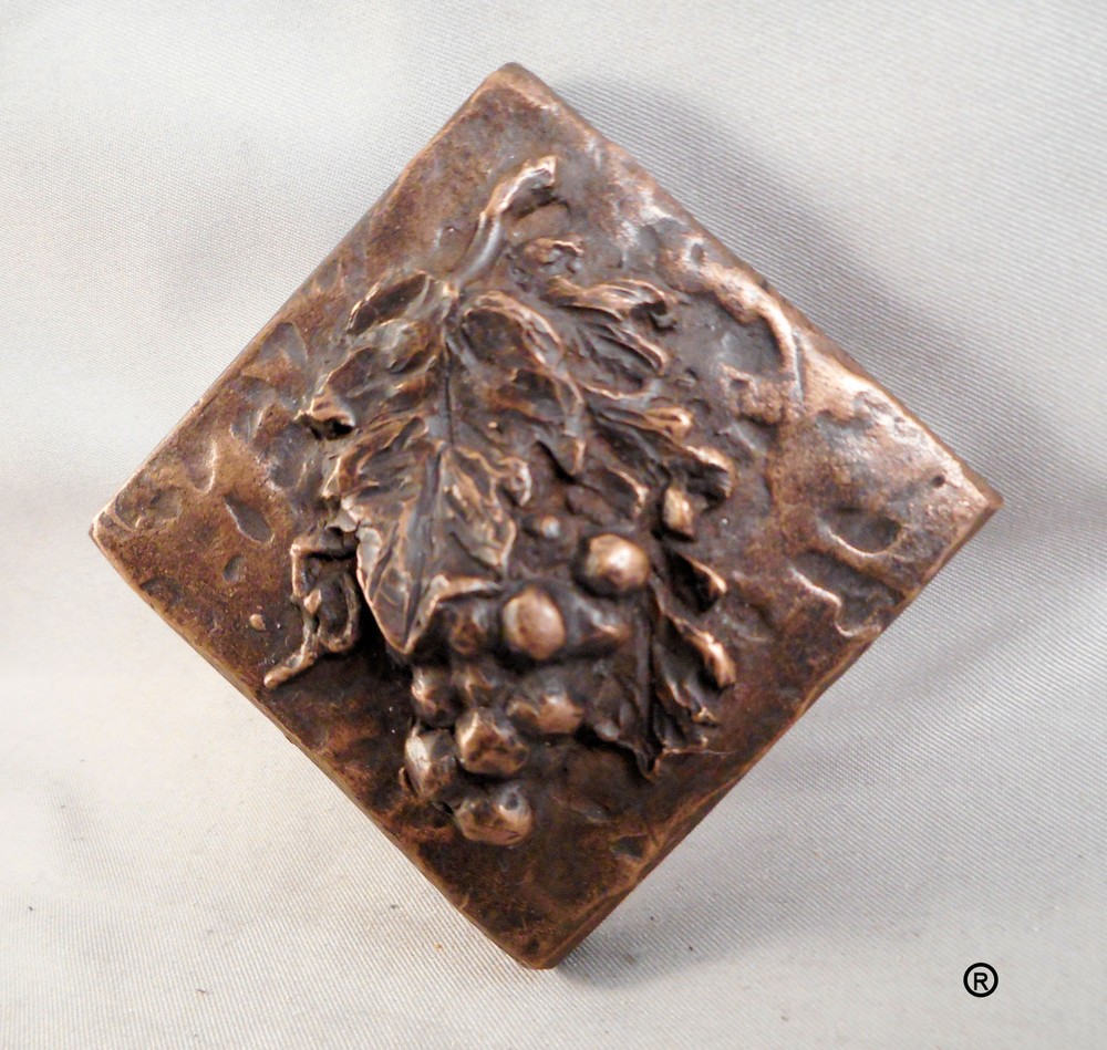 Bronze Grapes Decorative Tile Dot