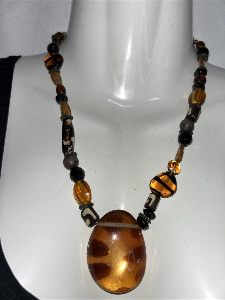vintage stone pendant necklace