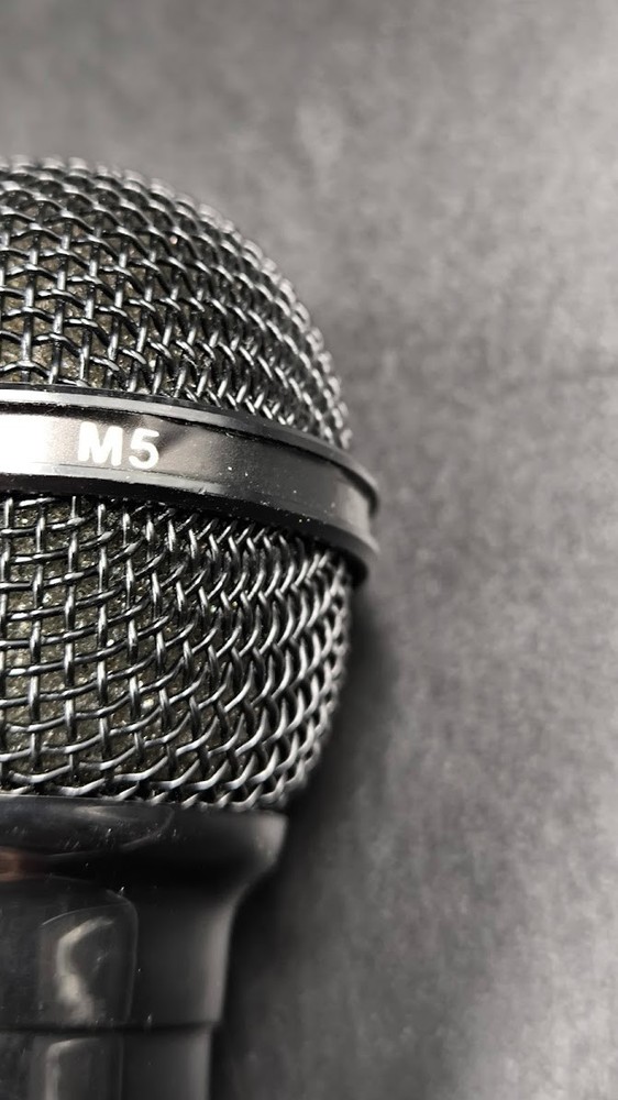 Uni-Directional Dynamic M5 Microphone Used Working Black