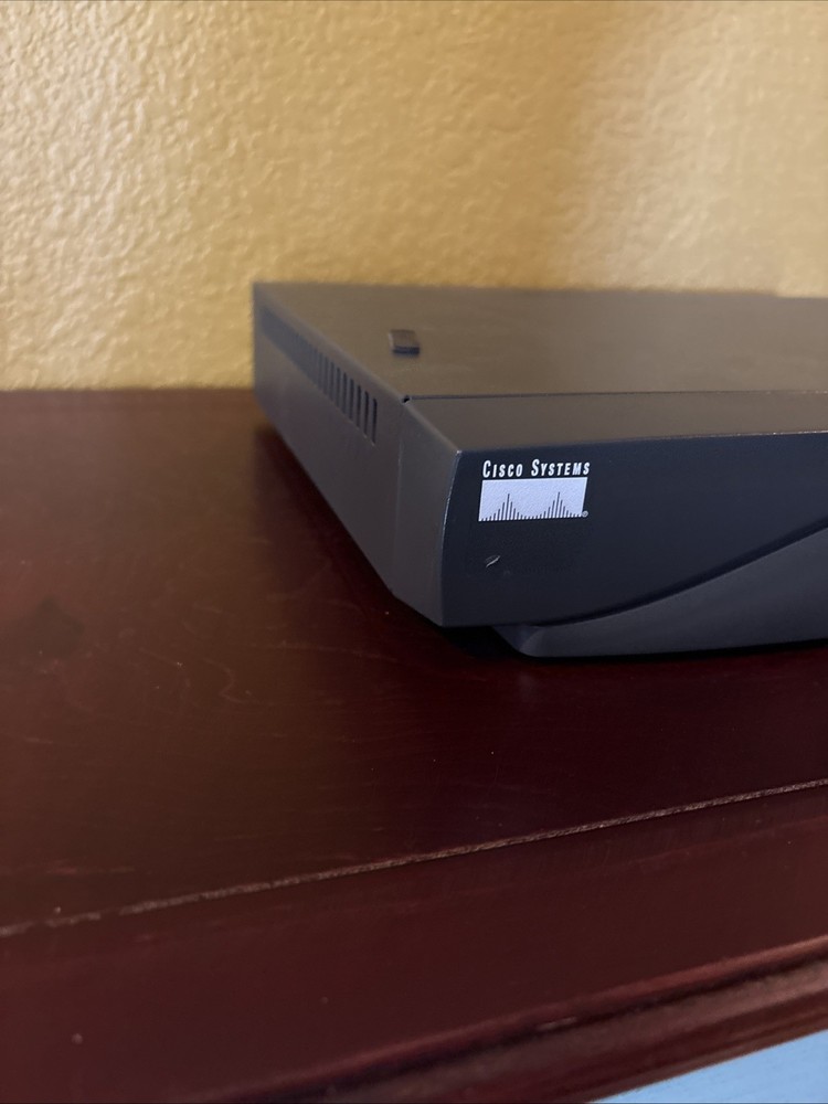 Cisco uBR924 Cable Modem Router – No Cables – Untested