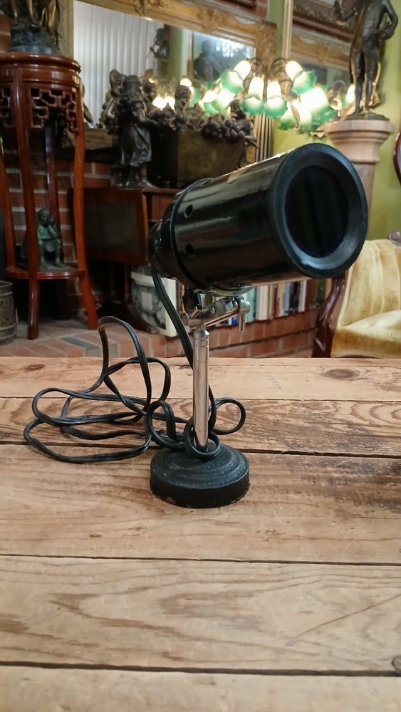 VINTAGE PERFECT MICROSCOPE MODEL 805 WITH ACCESSORIES