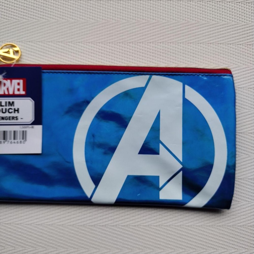 MARVEL SLIM POUCH AVENGERS