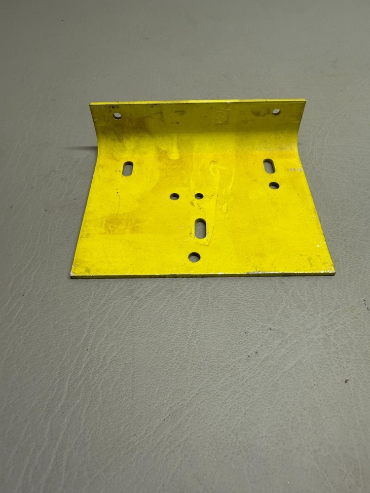 32204-000 Piper Plate