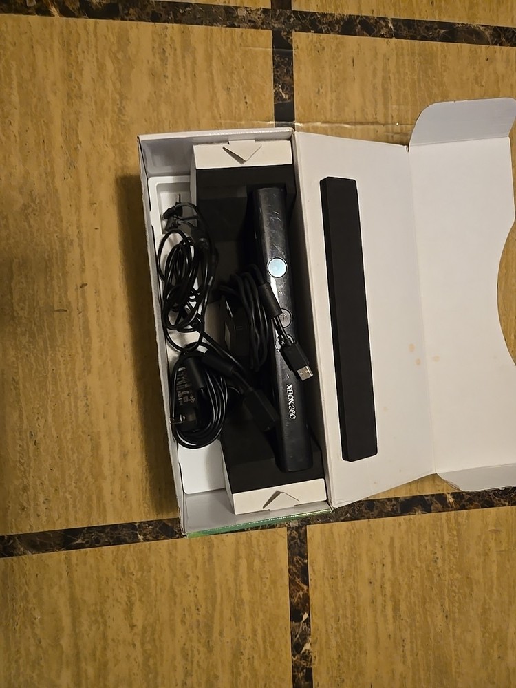 Microsoft LPF-00004 Motion Sensing Gaming Controller For Xbox 360