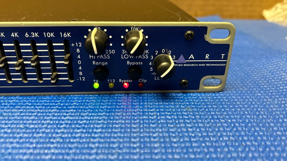 APPLIED RESEARCH AND TECHNOLOGY MODEL 441 EQUALIZER