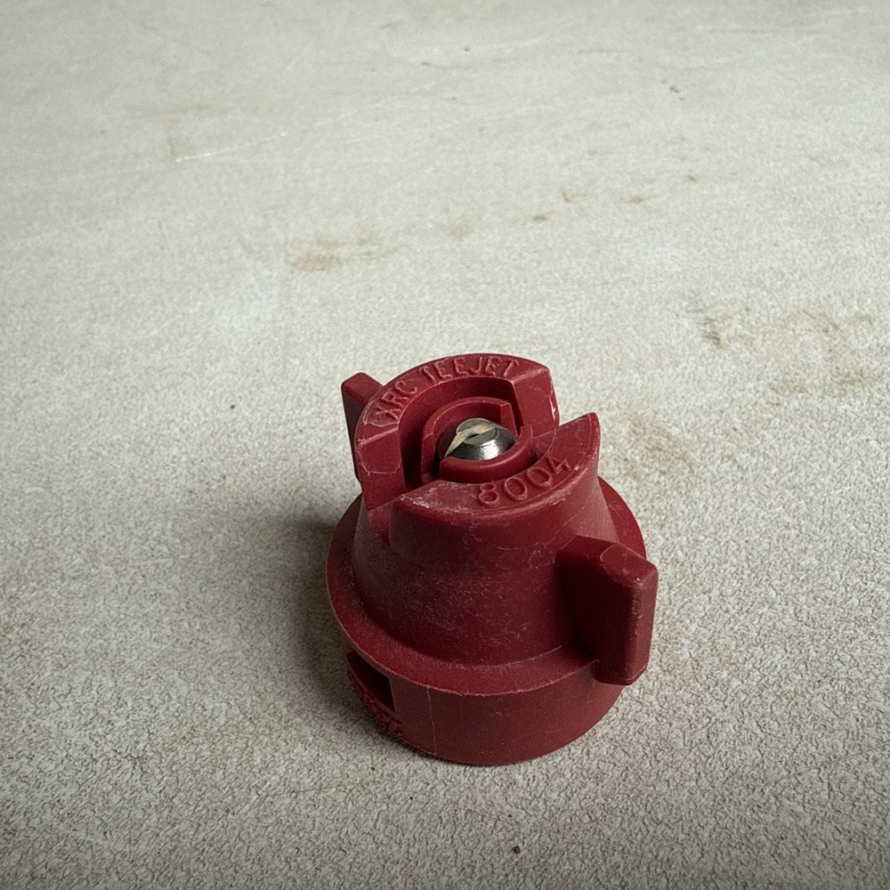 TeeJet Extended Range Spray Tip w/ Cap 80° Polymer w/ SS Insert 0.4 GPM @ 40 PSI