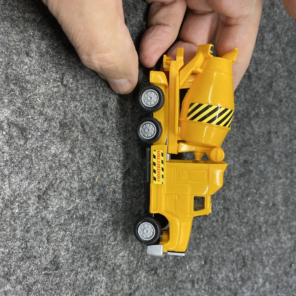 New Ray Construction Set With Train