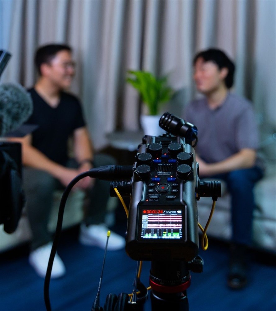 Zoom H6studio 8-Track 32-Bit Float Handy Recorder