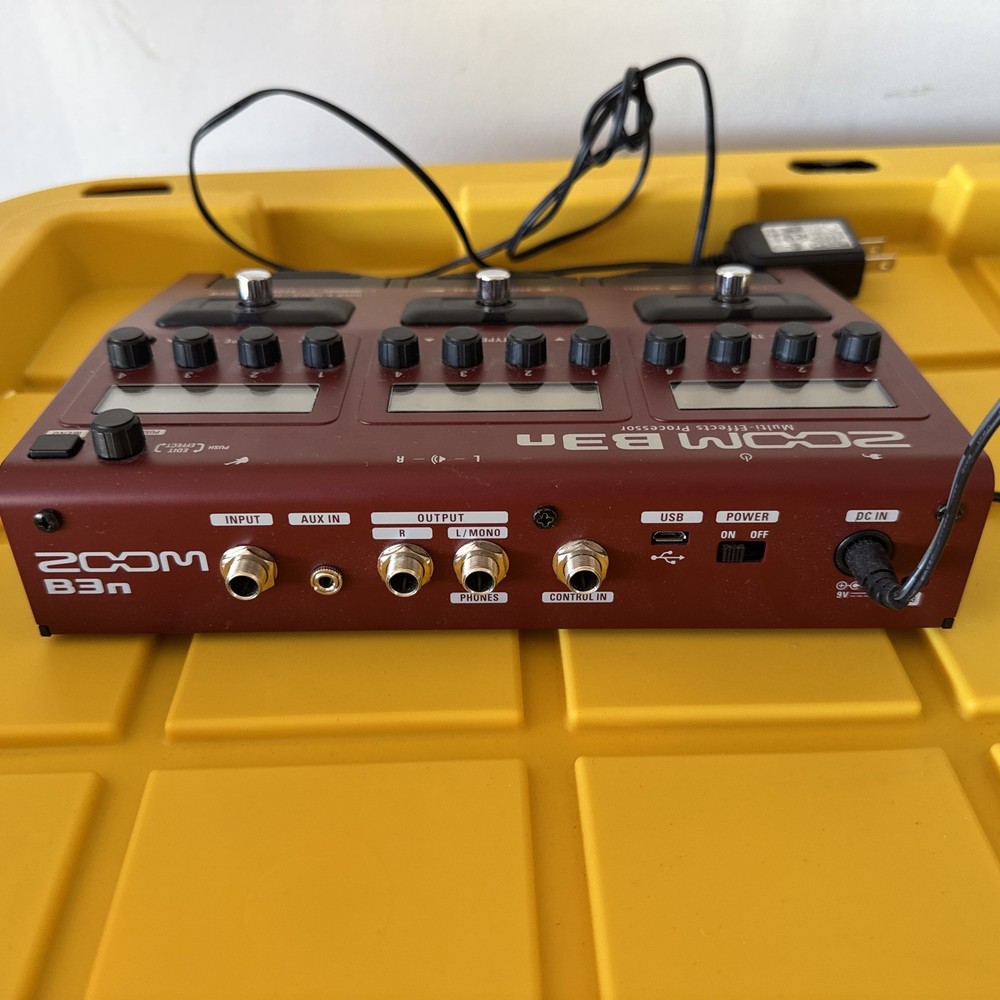Zoom B3n Bass Multi-effects Processor Works